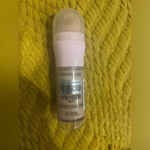 Maybelline New York Instant Age Rewind Instant Perfector 4-In-1 Glow Makeup